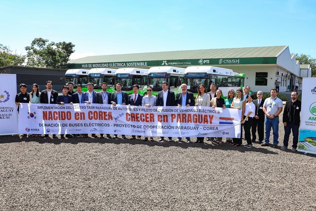 Lanzamiento del Concurso Nacional “Costumizá la movilidad eléctrica” y donacion de buses electricos